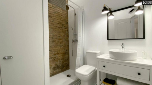 Modern 2-bedroom flat - Gallery - 11