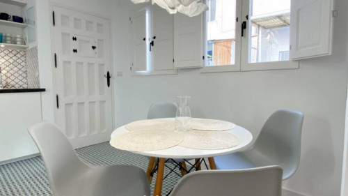 Modern 2-bedroom flat - Gallery - 6