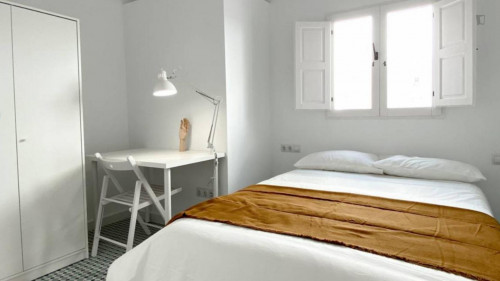 Modern 2-bedroom flat