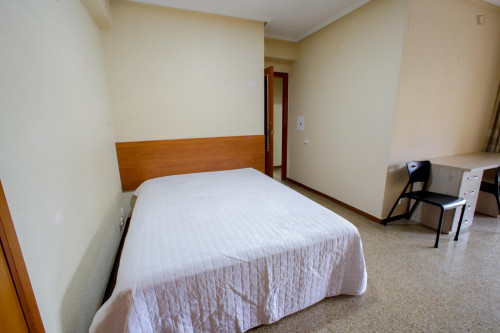 Tasteful double ensuite bedroom in Ciutat Jardí - Gallery - 25