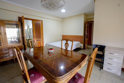 Tasteful double ensuite bedroom in Ciutat Jardí - Gallery - 31
