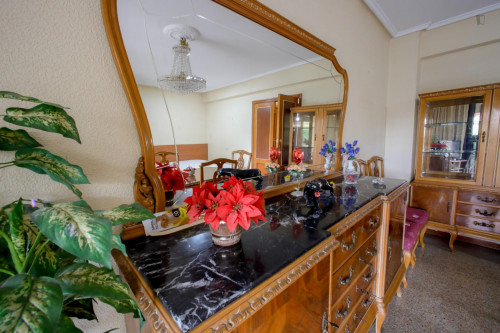 Tasteful double ensuite bedroom in Ciutat Jardí - Gallery - 33