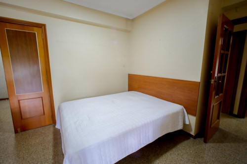 Tasteful double ensuite bedroom in Ciutat Jardí - Gallery - 26