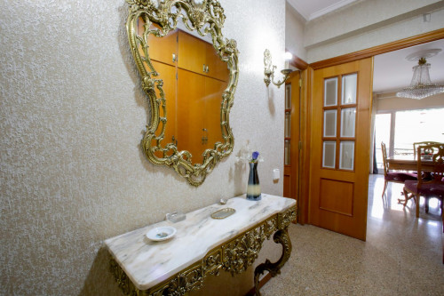 Tasteful double ensuite bedroom in Ciutat Jardí - Gallery - 7