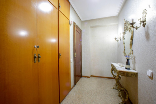 Tasteful double ensuite bedroom in Ciutat Jardí - Gallery - 5
