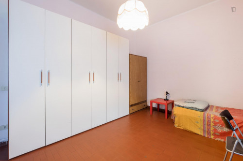 Large twin bedroom in Quartiere V Nomentano  - Gallery -  3