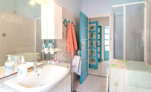 Comfy double bedroom near Colli Albani metro station - Gallery - 14