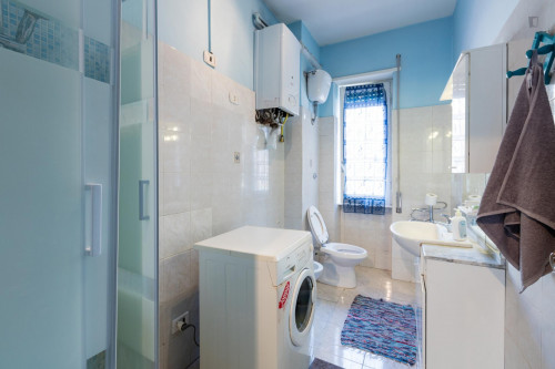 Comfy double bedroom near Colli Albani metro station - Gallery - 10