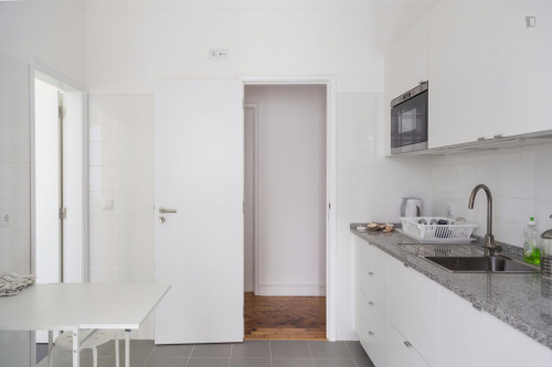 Cosy single bedroom near Santa Apolónia  - Gallery -  3