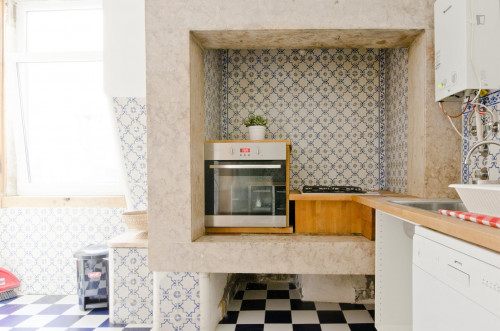 Very cool single bedroom in Santa Apolónia - Gallery - 8