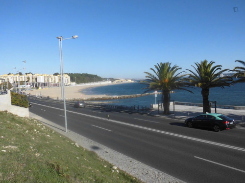 Welcoming double bedroom in Oeiras  - Gallery -  2