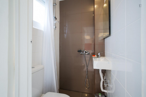 Welcoming double bedroom in Oeiras  - Gallery -  5