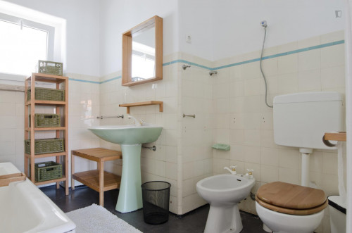 Very nice twin bedroom in Alvalade - Gallery - 9