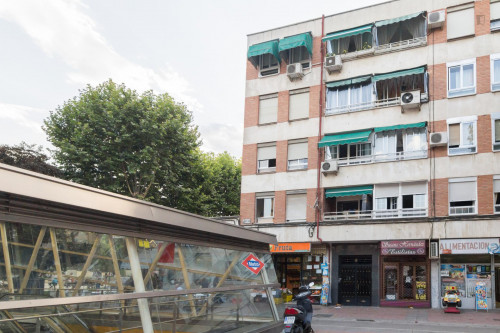 Bright double bedroom close to Universidad Carlos III de Madrid