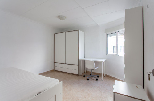 Simple single bedroom in a 4-bedroom flat, in Benimaclet  - Gallery -  2