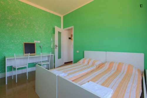 Cool double bedroom in Navigli neighbourhood