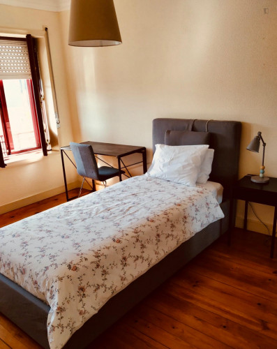 Bright and spacious room in a terraced duplex apartment in the city centre - Gallery - 2