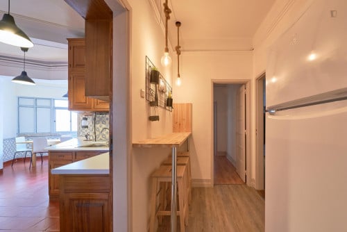 Homely double bedroom in Marquês de Pombal