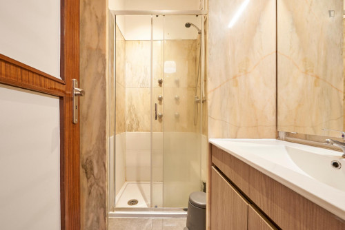 Admirable single bedroom close to Instituto Superior de Contabilidade e Administração de Lisboa