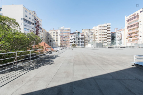 Admirable single bedroom close to Instituto Superior de Contabilidade e Administração de Lisboa