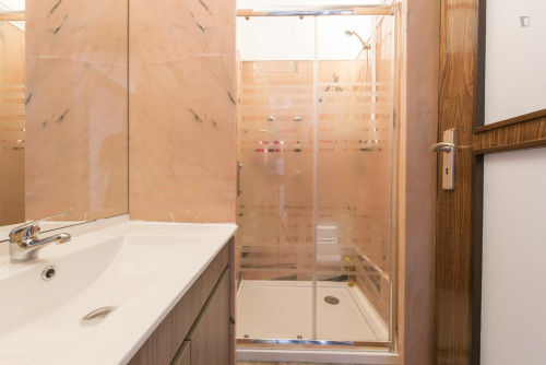 Charismatic double bedroom near IST