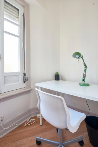 Bright bedroom in Marquês de Pombal - Gallery - 34