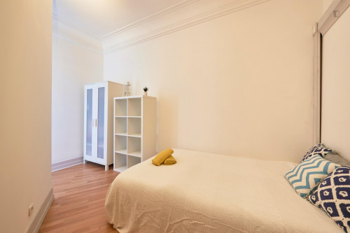 Bright bedroom in Marquês de Pombal - Gallery - 29