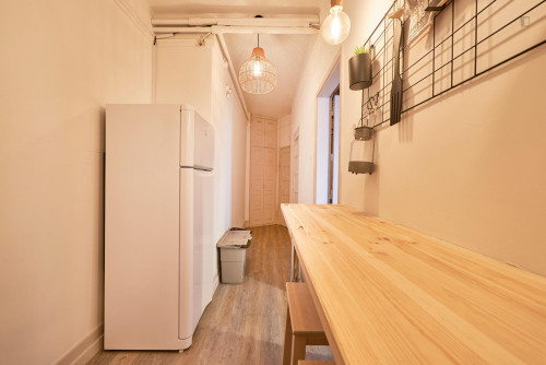Bright bedroom in Marquês de Pombal - Gallery - 15