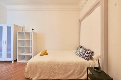 Bright Bedroom In Marquês De Pombal - 2
