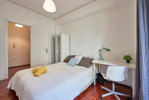 Amazing double bedroom with private balcony located in Marquês de Pombal - Gallery - 30