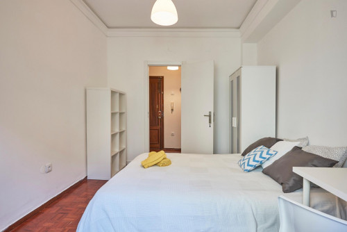 Amazing double bedroom with private balcony located in Marquês de Pombal - Gallery - 31