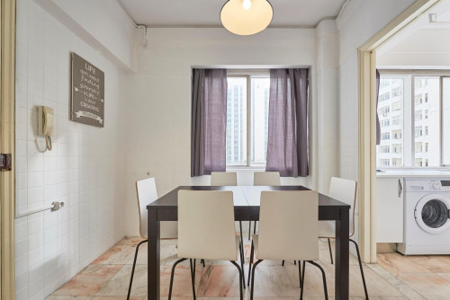 Amazing double bedroom with private balcony located in Marquês de Pombal - Gallery - 41