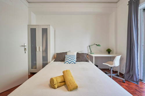 Amazing double bedroom with private balcony located in Marquês de Pombal - Gallery - 29