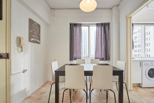 Amazing double bedroom with private balcony located in Marquês de Pombal - Gallery - 42