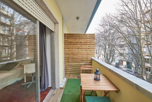 Large double bedroom with private balcony located in Marquês de Pombal - Gallery - 33
