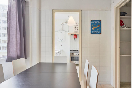 Large double bedroom with private balcony located in Marquês de Pombal - Gallery - 42