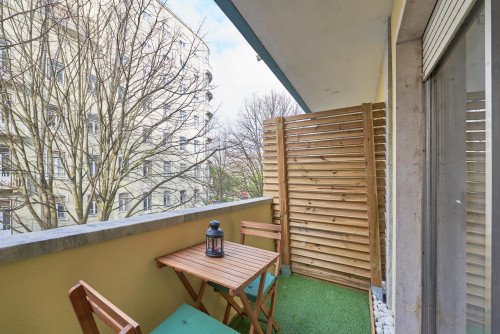 Large double bedroom with private balcony located in Marquês de Pombal - Gallery - 30
