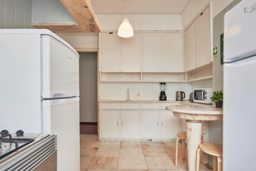 Comfortable double bedroom with private balcony located in Marquês de Pombal - Gallery - 46