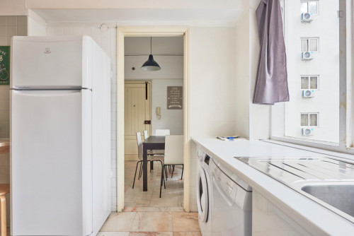 Comfortable double bedroom with private balcony located in Marquês de Pombal - Gallery - 47