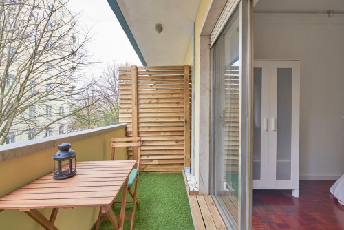 Comfortable double bedroom with private balcony located in Marquês de Pombal - Gallery - 29