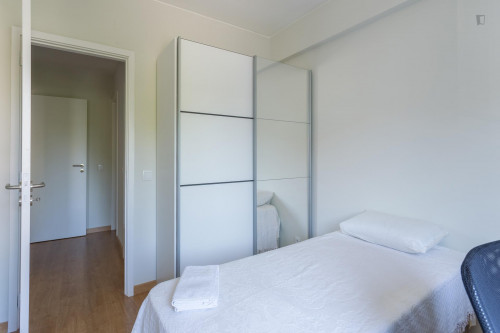 Good looking single bedroom in Porto  - Gallery -  2