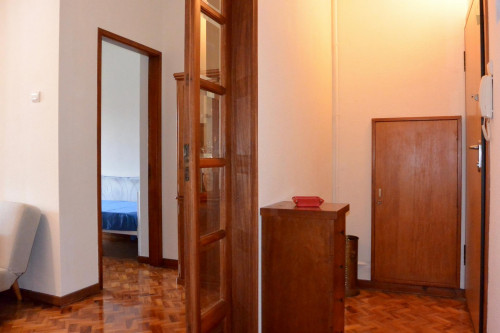 Double bedroom with a balcony, in Lordelo do Ouro - Gallery - 4