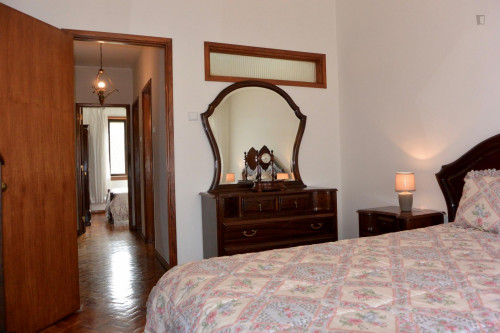 Double bedroom with a balcony, in Lordelo do Ouro  - Gallery -  3