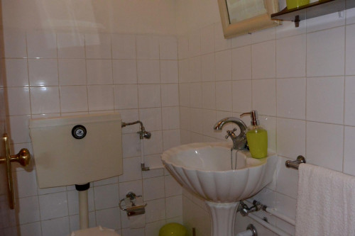 Double bedroom with a balcony, in Lordelo do Ouro - Gallery - 5