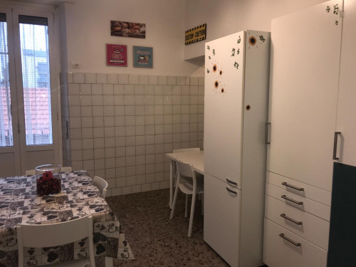 Twin bedroom in a 3-bedrooms flat near Villa San Giovanni