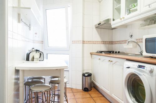 Cosy twin bedroom near Saldanha with balcony, Uni Catolica and IST - Gallery - 17