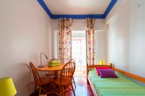Cosy twin bedroom near Saldanha with balcony, Uni Catolica and IST - Gallery - 18