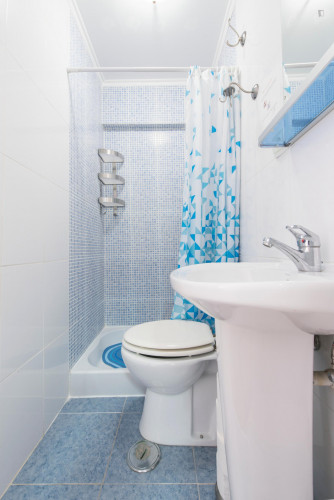 Cosy twin bedroom near Saldanha with balcony, Uni Catolica and IST - Gallery - 15