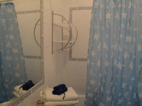Cosy twin bedroom near Saldanha with balcony, Uni Catolica and IST - Gallery - 13