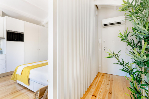 Porto Downtown Studio w/ Balcony - Gallery - 16